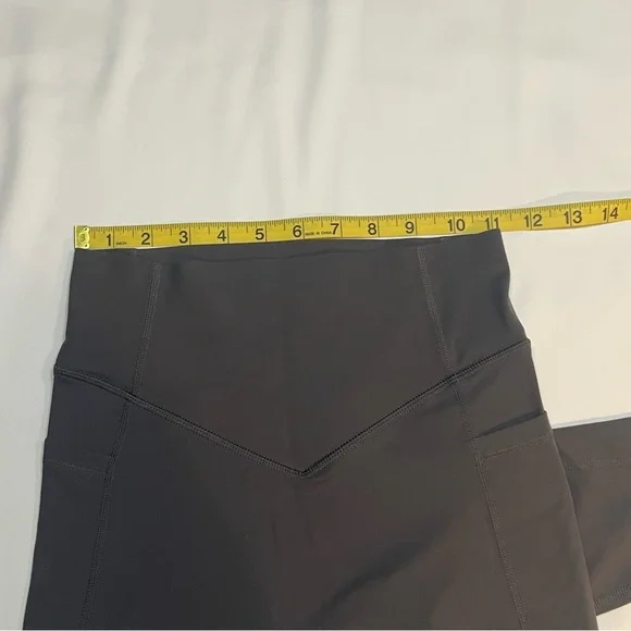 HALARA Leggings in Volcanic Ash, Sz XS. Full length - Picture 7 of 8